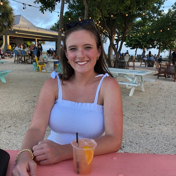 Meet your Posher, Hannah - Picture 1 of 1